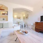 With Direct Access And Stunning Views *