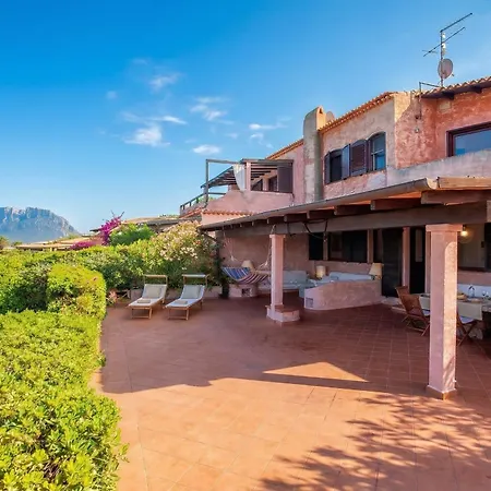 Villa With Direct Access And Stunning Views