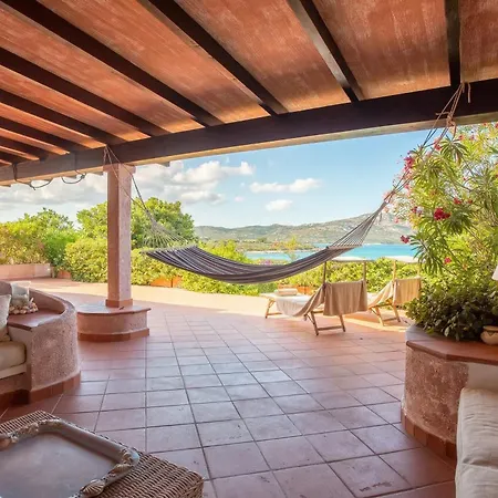 Villa With Direct Access And Stunning Views