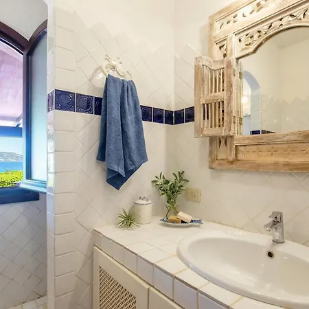 Villa With Direct Access And Stunning Views