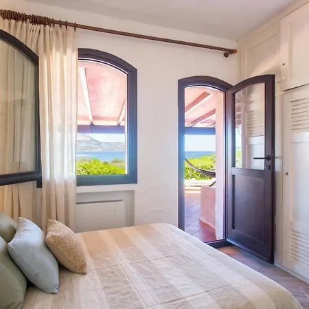 Villa With Direct Access And Stunning Views